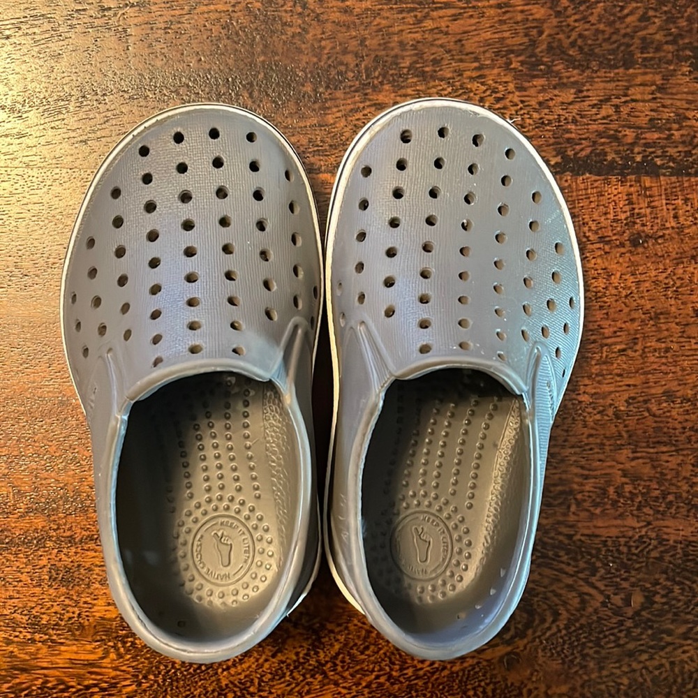 NATIVES. Grey. Size C6. Excellent condition !